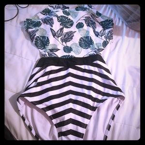 Brand new Cupshe swimming suits.